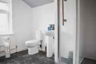 In-room Bathroom Leicester City House