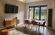 Kamar Tidur 2 Remarkable 4-bed House in Sheffield