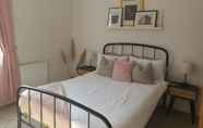 Bilik Tidur 5 Remarkable 4-bed House in Sheffield