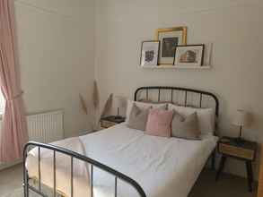 Kamar Tidur 4 Remarkable 4-bed House in Sheffield