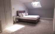 Kamar Tidur 6 Remarkable 4-bed House in Sheffield