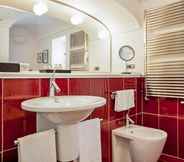 In-room Bathroom 6 Villa Aurora in Praiano