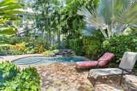 Swimming Pool Emma's Secret by Avantstay Heart of Old Town w/ Shared Pool Month Long Stays Only