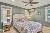 Bedroom Serenity by Avantstay Guest House in Old Town w/ Shared Pool Month Long Stays Only
