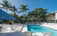 Swimming Pool 7 Conch Adventure by Avantstay Great Location w/ Patio, Outdoor Dining and Shared Pool! Week Long Stays