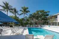 Swimming Pool Conch Adventure by Avantstay Great Location w/ Patio, Outdoor Dining and Shared Pool! Week Long Stays