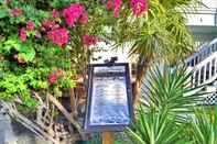 Exterior Conch Adventure by Avantstay Great Location w/ Patio, Outdoor Dining and Shared Pool! Week Long Stays