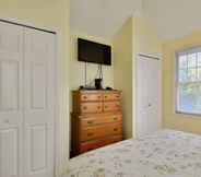 Bedroom 4 A Little Slice Of Paradise by Avantstay Communal Pool, Screened in Porch, Great Location! Month Long Stays