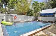 Swimming Pool 3 Ibis by Avantstay Close to Duval Street w/ Shared Pool Month Long Stays Only