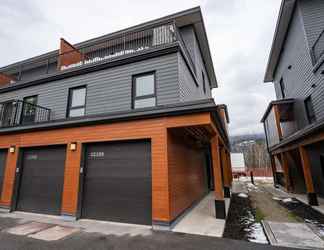 Exterior 2 Niska’s Den by Revelstoke Vacations