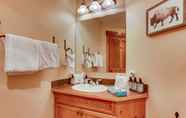 In-room Bathroom 6 The Springs Condos by Keystone Resort