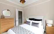 Bedroom 5 The West Ealing Escape - Glamorous 4bdr House With Patio