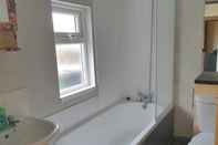 In-room Bathroom Halmers Park House