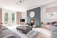 Common Space Captivating 4-bed House in Killin