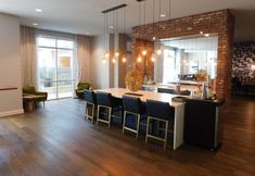 Restoran 5 Dream Suites at River East