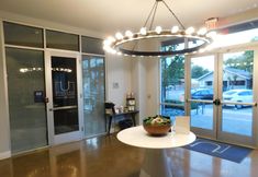 Lobi 7 Dream Suites at River East