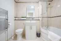 In-room Bathroom Roomspace Apartments - Nevis Court