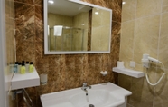 In-room Bathroom 6 KALİYE ASPENDOS HOTEL