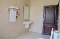 In-room Bathroom Bondi Beach Resort