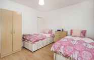 Bedroom 5 Impeccable and Welcoming 3-bed House in London