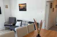 Common Space Impeccable 5-bed Apartment in Southend-on-sea