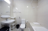 Toilet Kamar 1 Bedroom Apartment in La Vista 3