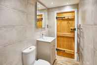 In-room Bathroom Host Stay Eden Cottage