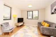 Common Space Modern Spacious 2 Bedroom Apartment