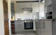 ห้องนอน 7 Enjoy Lovely 4 bed Apartment With Garden