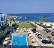 Kolam Renang 3 Charming 1-bed Apartment in Protaras, Cyprus