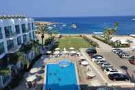 Kolam Renang Charming 1-bed Apartment in Protaras, Cyprus