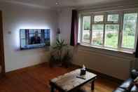 Common Space 3-bed Cottage in Quiet & Green Wallington