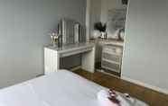 Bedroom 6 3 Bed Flat, Dedicated Workspace, Parking, 4KTV