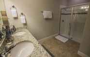 Toilet Kamar 6 The Chester Solterra Resort Vacation Home