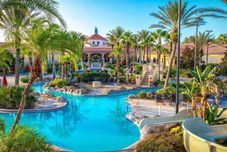 สระว่ายน้ำ Lynval s Regal Palms Resort Townhome