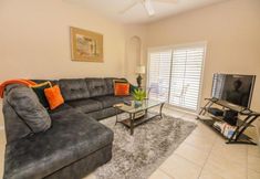 พื้นที่สาธารณะ 2 Lynval s Regal Palms Resort Townhome