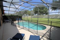 泳池 Tropical Getaway at Solana Resort