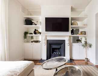 Bedroom 2 The North Kensington Cottage by House of Kip