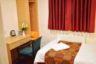 Bedroom 4 Royal Square Hotel - BHX & NEC