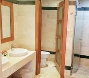 Toilet Kamar 5 The paradis of hamaca resort
