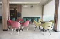 Bar, Cafe and Lounge Cahaya 3 Hotel Near Juanda Airport