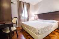 Bedroom Hotel Lombardia