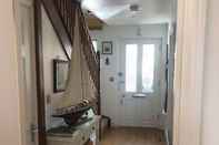 Lobby Beautiful 4-bed House in Walton on the Naze