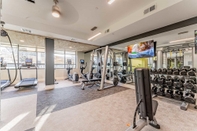 Fitness Center Luxe King Bed Studio Fast Wifi 8 Min to Downtown