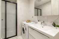 Toilet Kamar Central Residence Flat Near Metro in Kartal