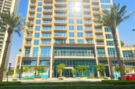 Exterior Luxurious Waterfront Apartment in Dubai Creek