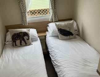 Bedroom 2 Stunning Hillside Sea View 2-bed in Barmouth