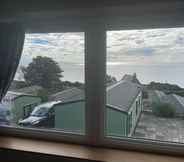 Others 6 Stunning Hillside Sea View 2-bed in Barmouth