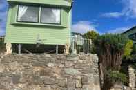 Bangunan Stunning Hillside Sea View 2-bed in Barmouth