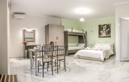 ห้องนอน 2 Del Sol Meteora Luxurious Family Suites1